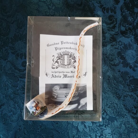 Vintage Hand-Crafted Dutch Pottery Pipe - Picture 15 of 16